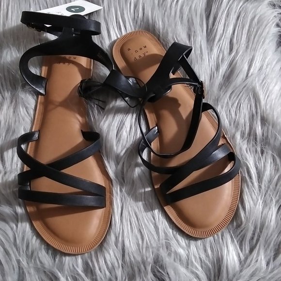Women's Tillie Faux Leather Ankle Strap Sandals - Picture 3 of 5